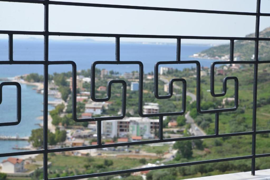 Hotel Artisti Вльора Екстер'єр фото