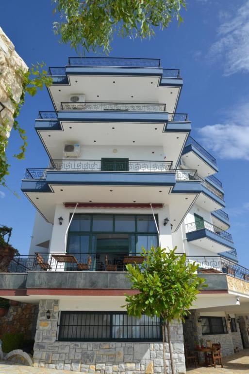 Hotel Artisti Вльора Екстер'єр фото